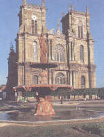 Au 1er plan, la D�esse de la Marne